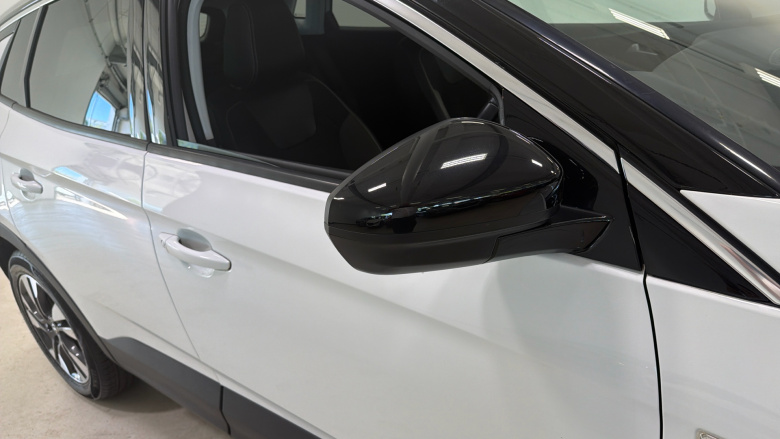 Vauxhall Grandland X 1.2 Turbo SRi Nav 5dr Petrol Hatchback